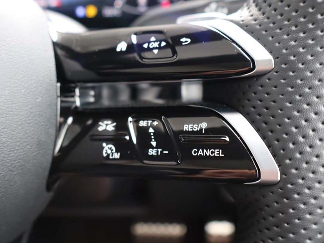 MERCEDES-BENZ GLA Photo 33