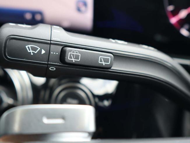 MERCEDES-BENZ GLA Photo 35