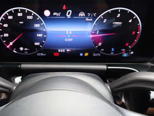 MERCEDES-BENZ GLA Photo 4