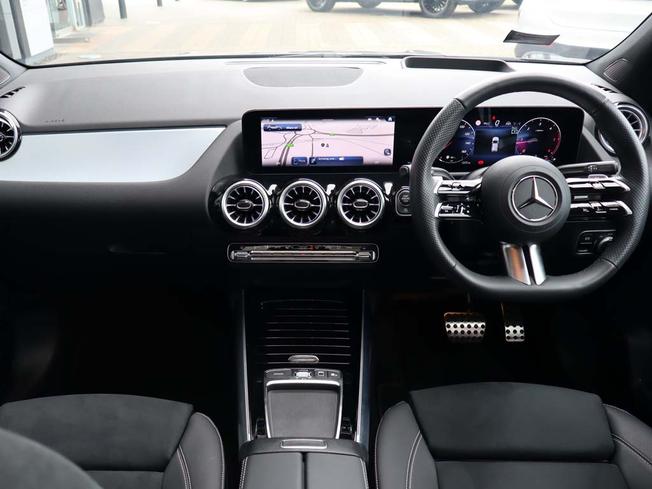 MERCEDES-BENZ GLA Photo 5