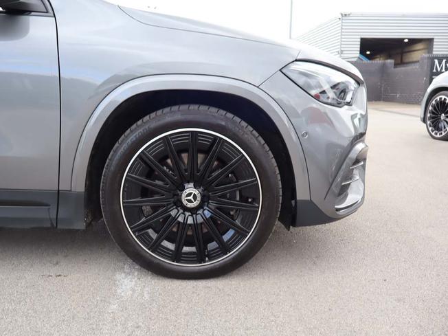 MERCEDES-BENZ GLA Photo 6