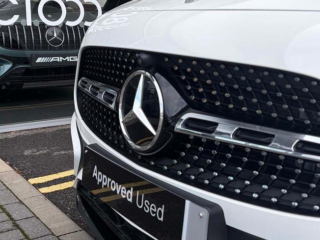 MERCEDES-BENZ GLA Photo 12