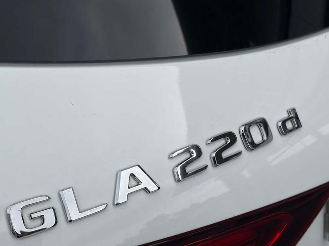 MERCEDES-BENZ GLA Photo 18