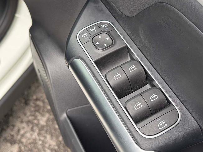 MERCEDES-BENZ GLA Photo 19