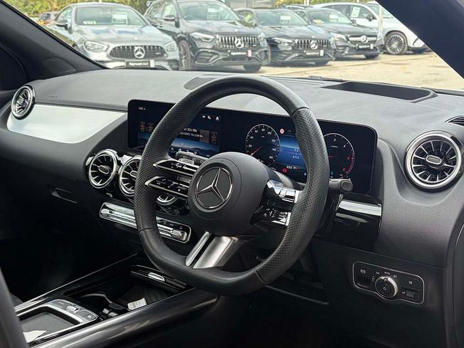 MERCEDES-BENZ GLA Photo 21