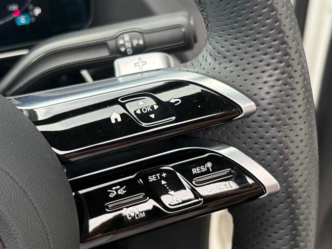 MERCEDES-BENZ GLA Photo 25