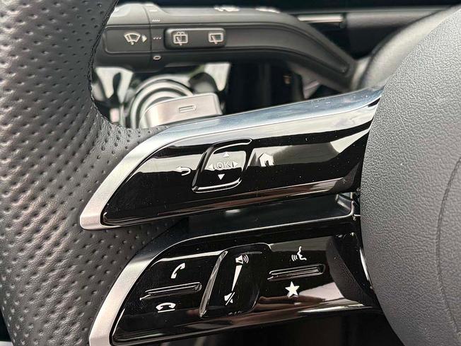 MERCEDES-BENZ GLA Photo 26