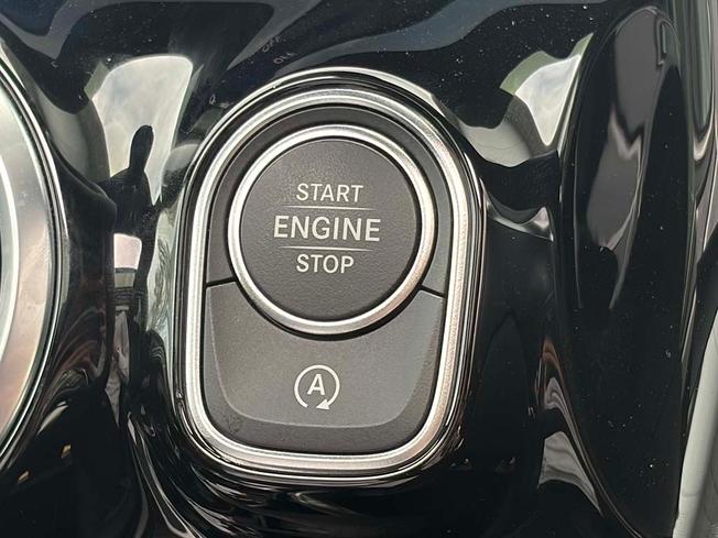 MERCEDES-BENZ GLA Photo 28