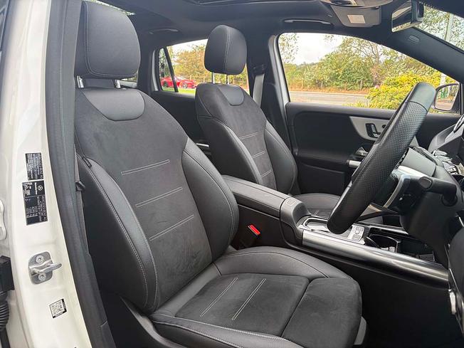 MERCEDES-BENZ GLA Photo 3