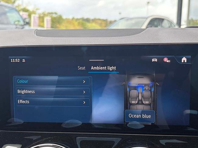 MERCEDES-BENZ GLA Photo 32