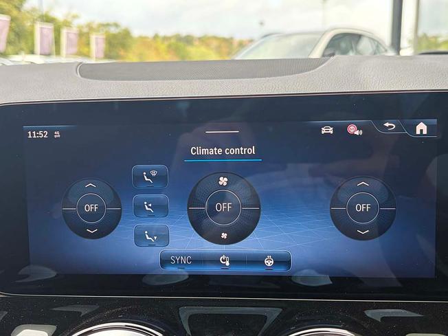 MERCEDES-BENZ GLA Photo 35