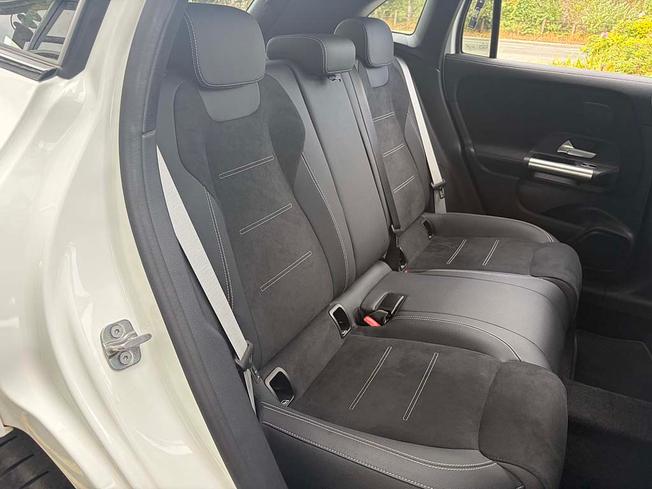 MERCEDES-BENZ GLA Photo 38