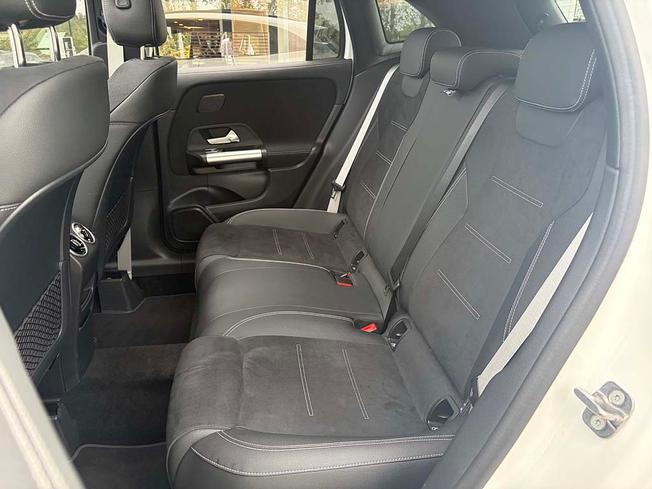 MERCEDES-BENZ GLA Photo 8