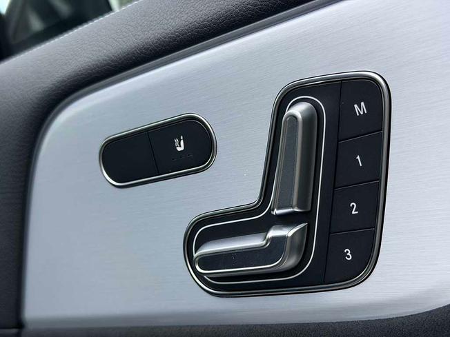 MERCEDES-BENZ GLA Photo 23