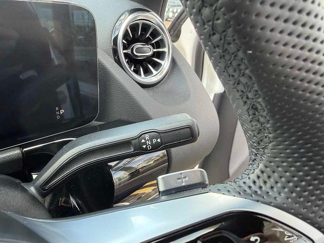 MERCEDES-BENZ GLA Photo 29