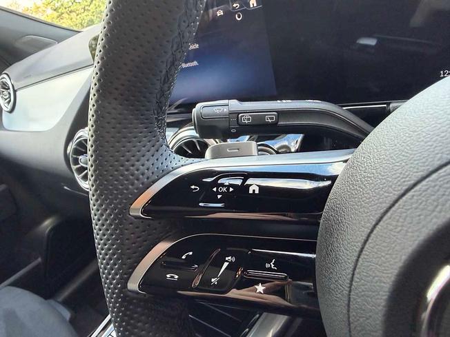 MERCEDES-BENZ GLA Photo 31