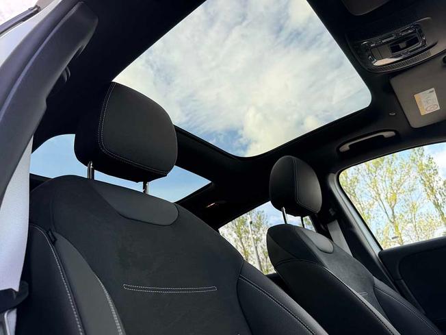 MERCEDES-BENZ GLA Photo 39