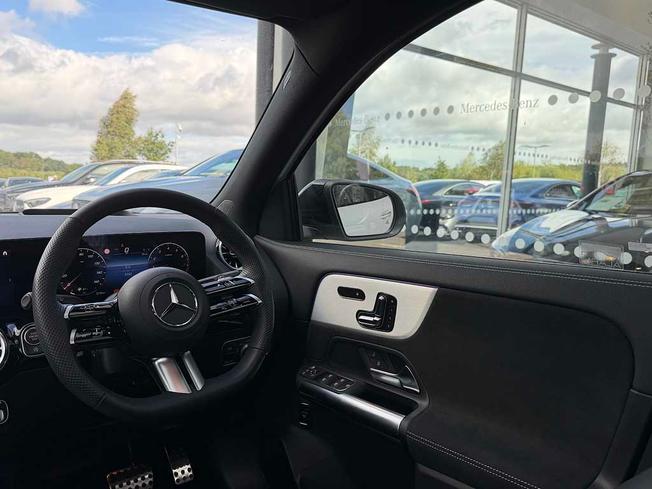 MERCEDES-BENZ GLA Photo 40