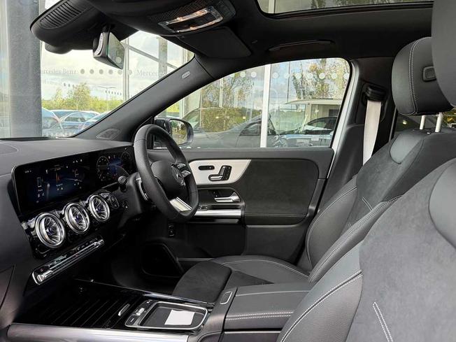 MERCEDES-BENZ GLA Photo 43