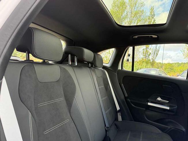 MERCEDES-BENZ GLA Photo 8