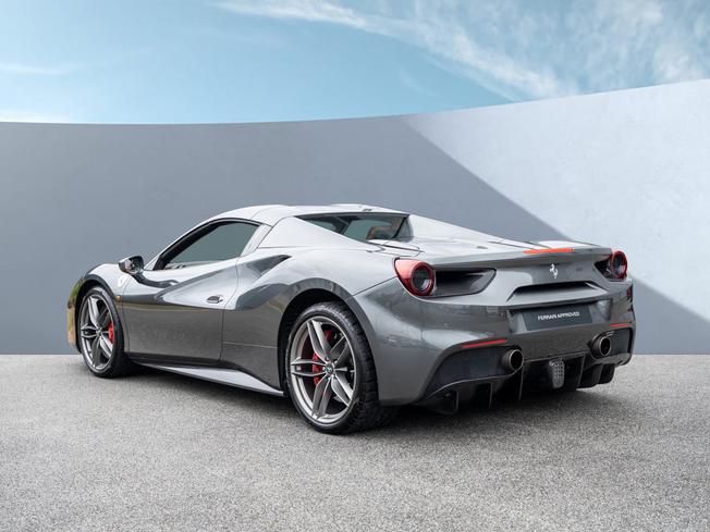 FERRARI 488 Spider Photo 10