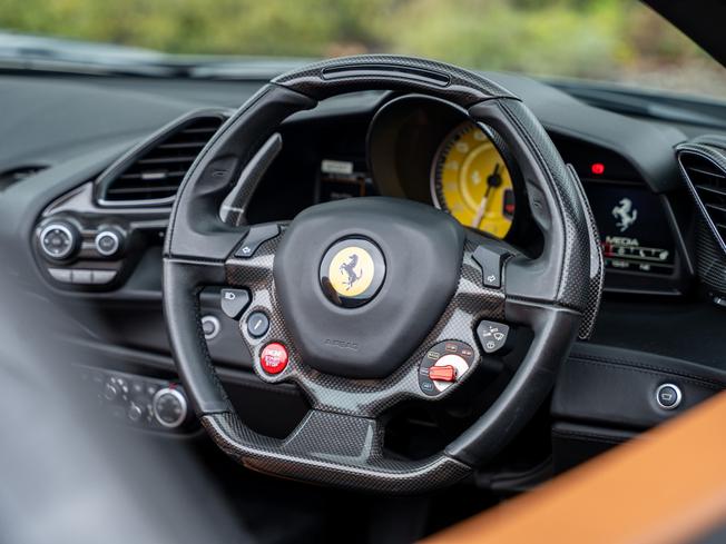 FERRARI 488 Spider Photo 18