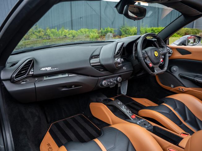 FERRARI 488 Spider Photo 24