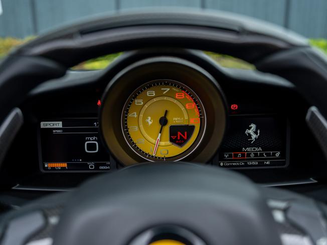 FERRARI 488 Spider Photo 30