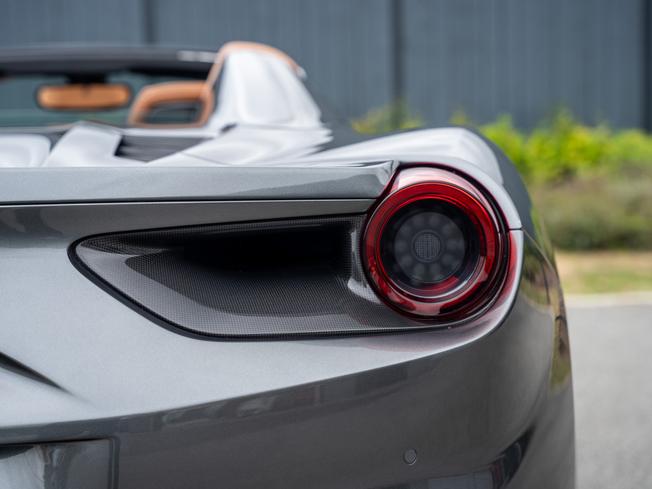 FERRARI 488 Spider Photo 39
