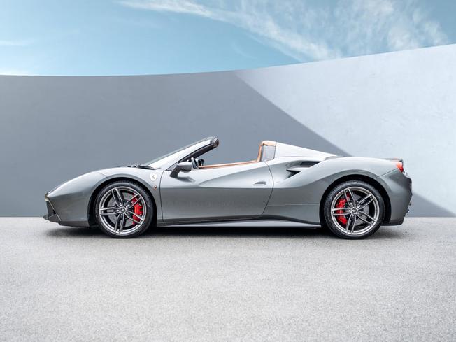 FERRARI 488 Spider Photo 6