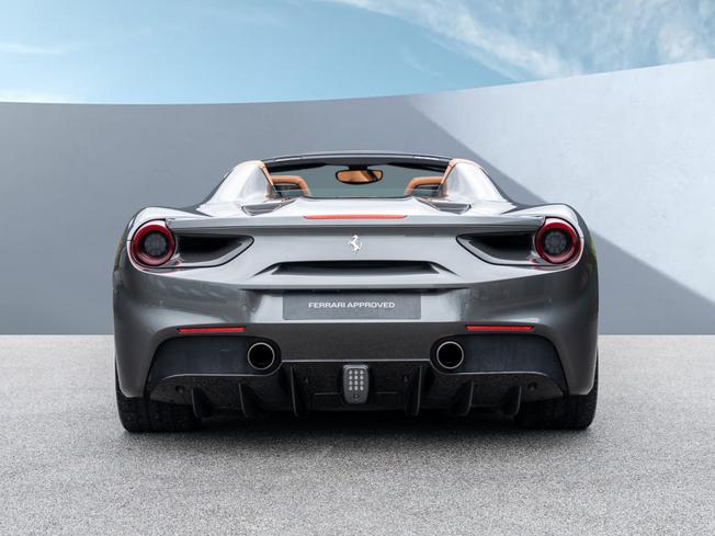 FERRARI 488 Spider Photo 8