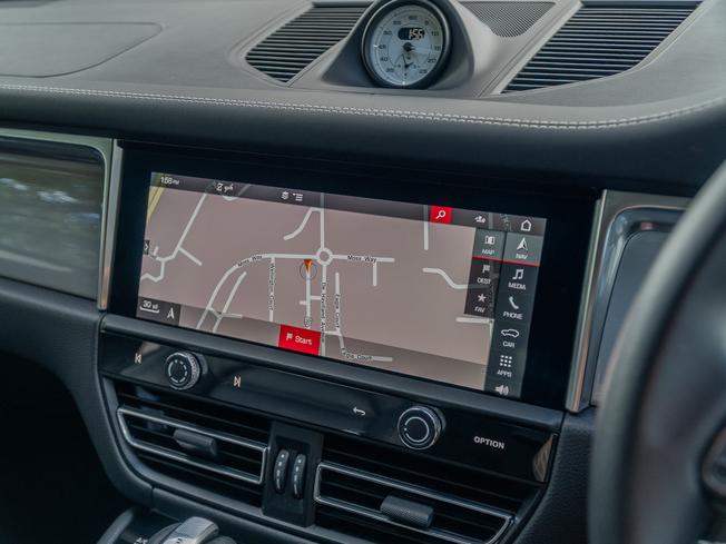 PORSCHE Macan Photo 20