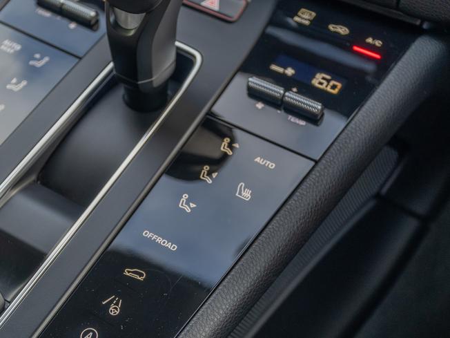 PORSCHE Macan Photo 23