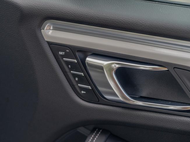 PORSCHE Macan Photo 30
