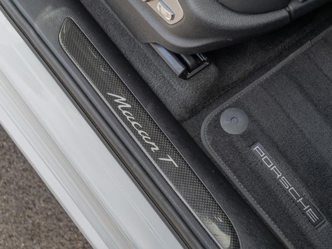 PORSCHE Macan Photo 31