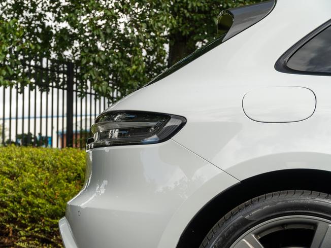 PORSCHE Macan Photo 39