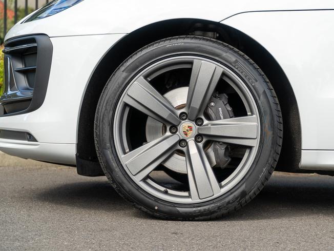 PORSCHE Macan Photo 4