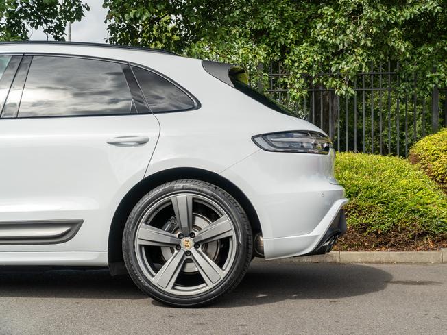 PORSCHE Macan Photo 45