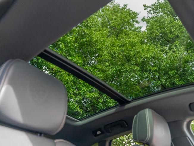 PORSCHE Macan Photo 46