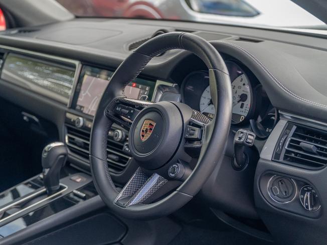 PORSCHE Macan Photo 8