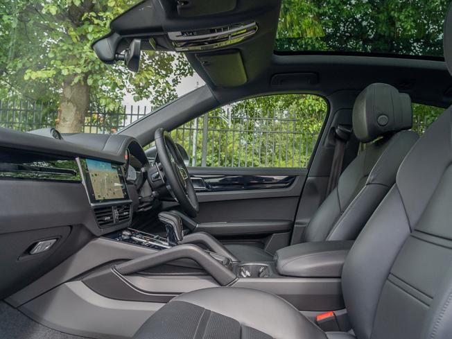 PORSCHE Cayenne Photo 3
