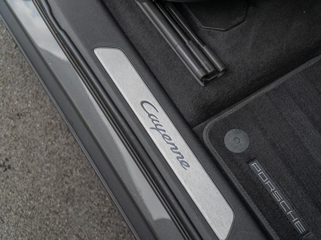 PORSCHE Cayenne Photo 30