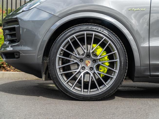 PORSCHE Cayenne Photo 4