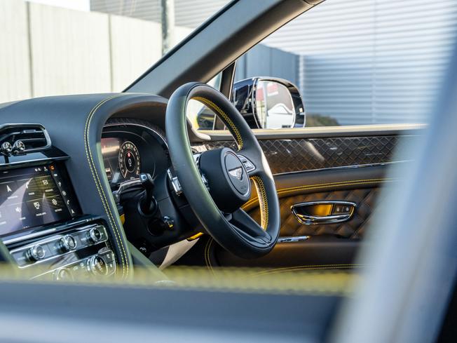BENTLEY Bentayga Photo 12