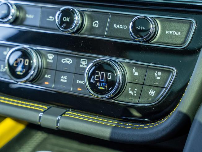 BENTLEY Bentayga Photo 31