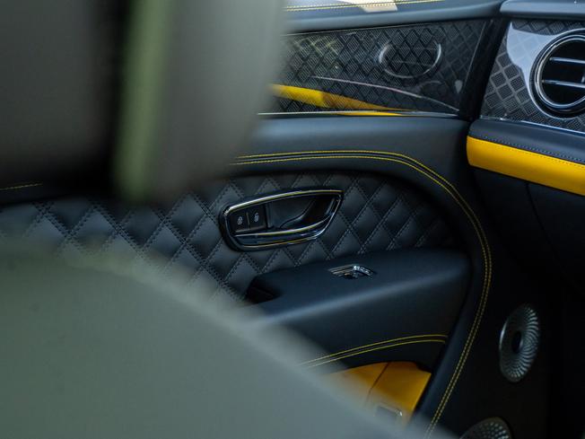 BENTLEY Bentayga Photo 38