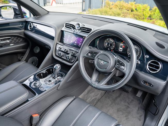 BENTLEY Bentayga Photo 11
