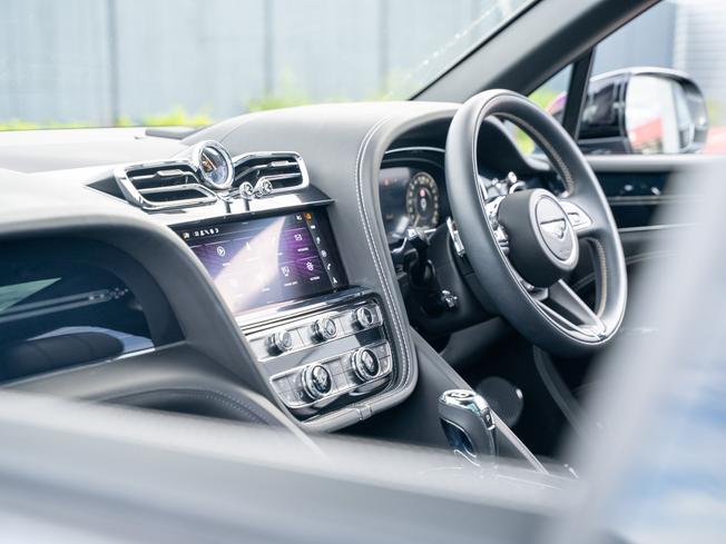 BENTLEY Bentayga Photo 12
