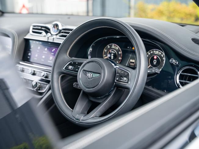 BENTLEY Bentayga Photo 17