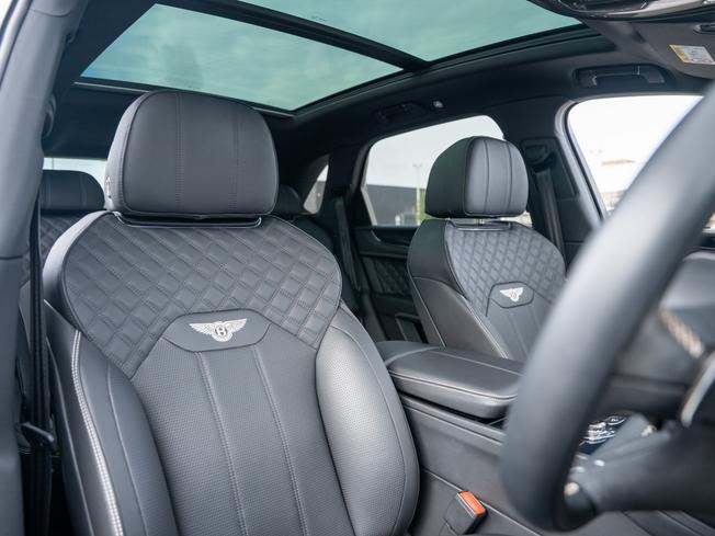 BENTLEY Bentayga Photo 20